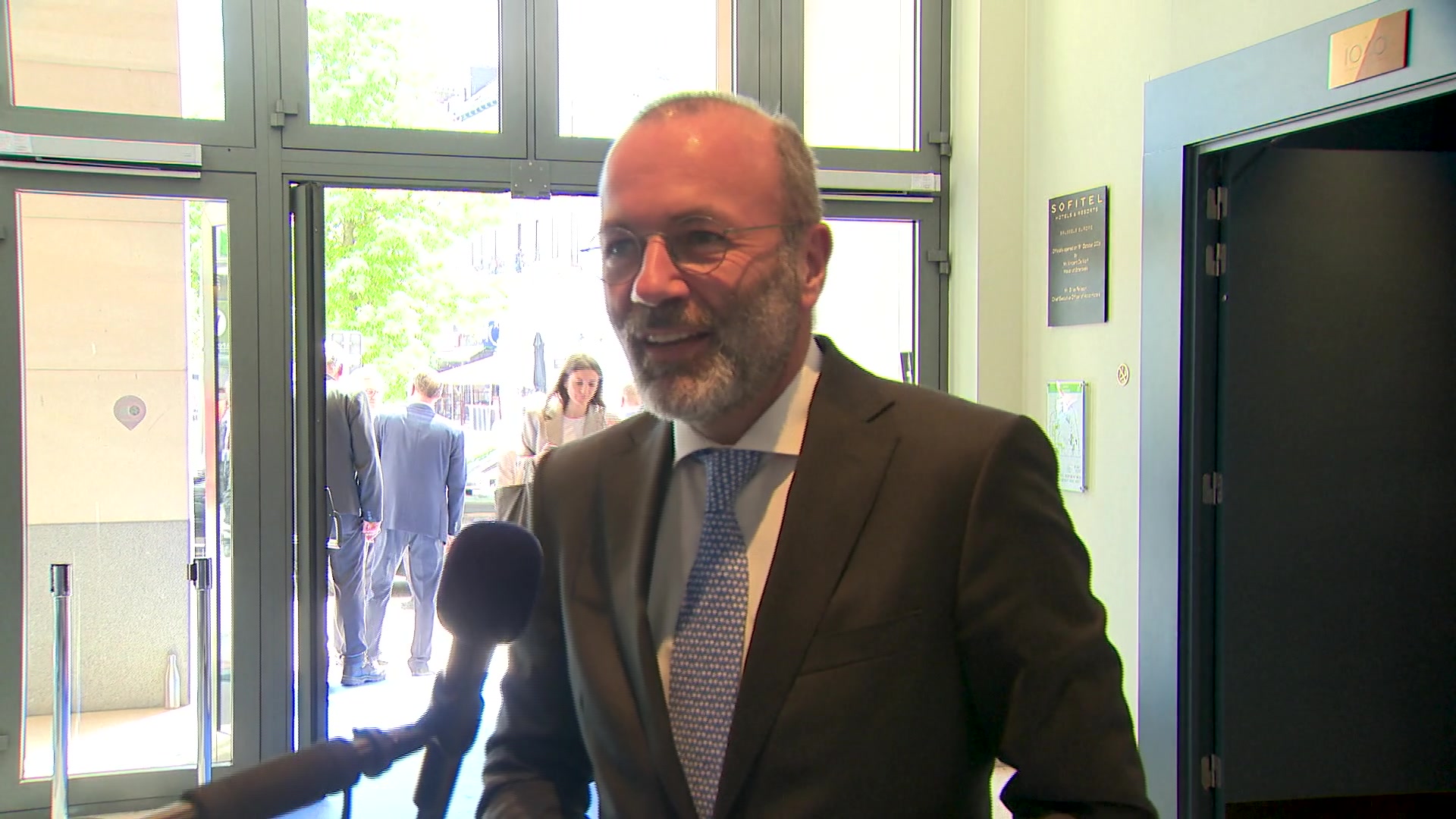EPP leaders meet ahead of the European Council meeting: arrivals and doorsteps